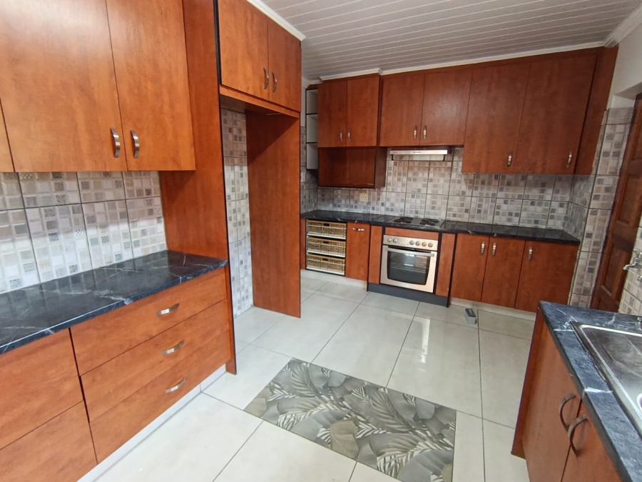 3 Bedroom Property for Sale in Heiderand Western Cape